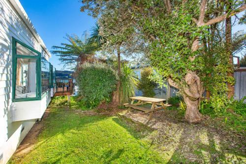 Relax At Raglan - Raglan Holiday Home