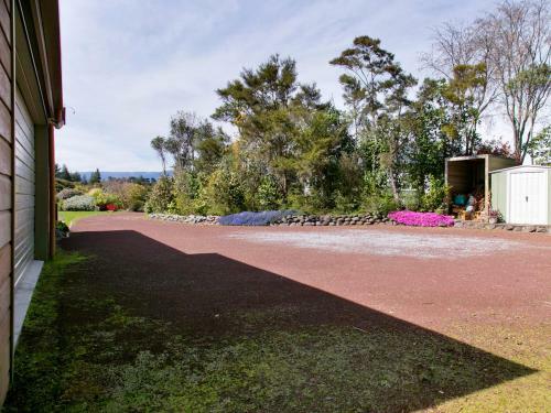 Riverstone House - Turangi Holiday Home