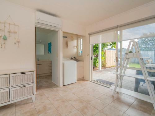 By The Beach - Whangamata Holiday Home