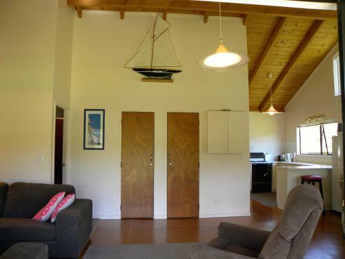 Fun At Wharekaho - Simpsons Beach Holiday Home