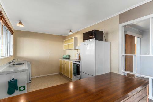 Wander To Wakeman - Acacia Bay Downstairs Holiday Unit