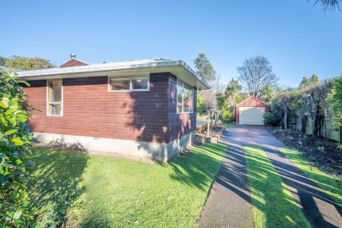 Woodills Wonderland - Akaroa Holiday Home