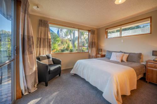 Woodills Wonderland - Akaroa Holiday Home