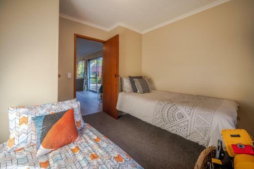 Woodills Wonderland - Akaroa Holiday Home