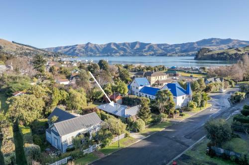 Woodills Wonderland - Akaroa Holiday Home