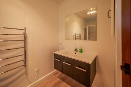 Woodills Wonderland - Akaroa Holiday Home