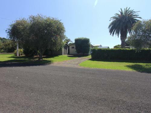Front Bach Hideaway - Hahei Holiday Home