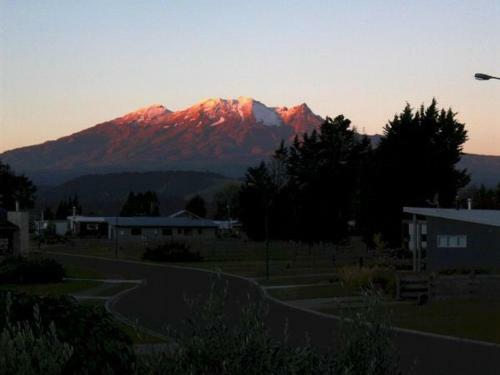 Carrot Cake Chalet - Ohakune