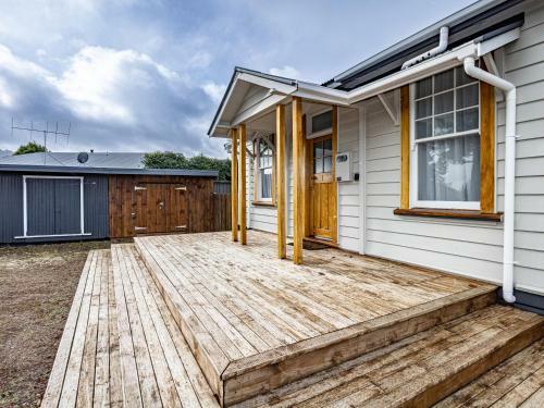 Old Railway Cottage - Ohakune Holiday Home