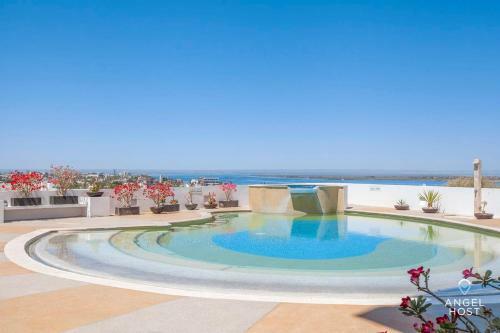 Apartamento Couples Oceanview Getaway Near Malec�n Plus Pool Onsite