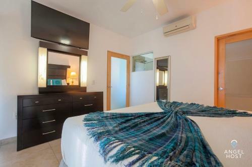 Apartamento Couples Oceanview Getaway Near Malec�n Plus Pool Onsite