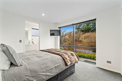 Bridesdale Views - Lake Hayes Holiday Home