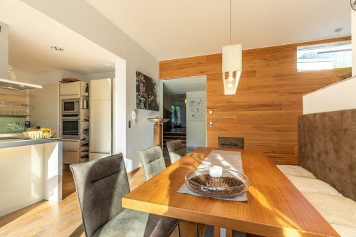 Apartamento Ferienhaus Bergpanorama Mit Sauna & Gro�em Garten
