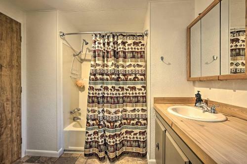 Incredible Munds Park Cabin With Guest Cottage!