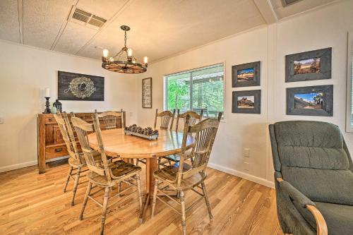 Incredible Munds Park Cabin With Guest Cottage!