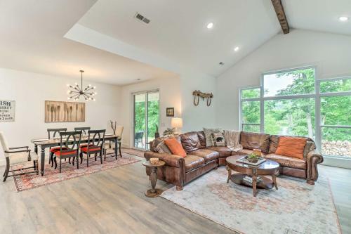 River-view Flippin Escape With Fire Pit And Grill