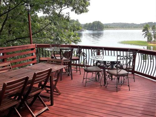 Villa Amazing Views, Family Fun, Private Dock, Sleeps 16