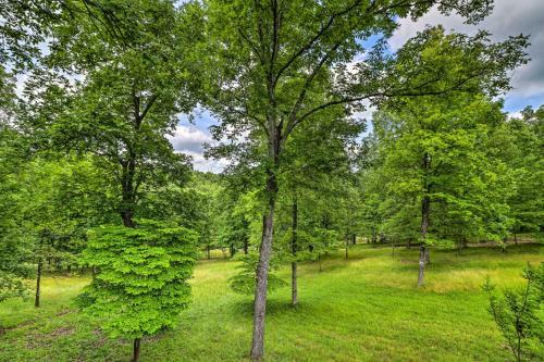 Mountain Home Retreat About 5 Mi To Norfork Lake!