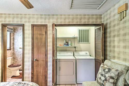 Mountain Home Retreat About 5 Mi To Norfork Lake!