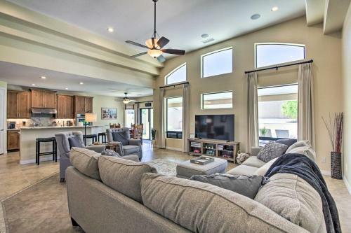 Family-friendly Home About 11 Mi To Dtwn Phoenix!