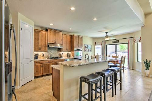 Family-friendly Home About 11 Mi To Dtwn Phoenix!