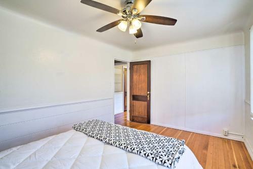 Sun-dappled Retreat With Private Back Deck!