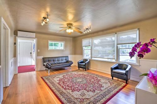 Sun-dappled Retreat With Private Back Deck!