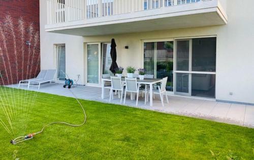 Luxury Apartment. Garden & Terrace. Free Parking.