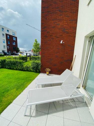 Luxury Apartment. Garden & Terrace. Free Parking.