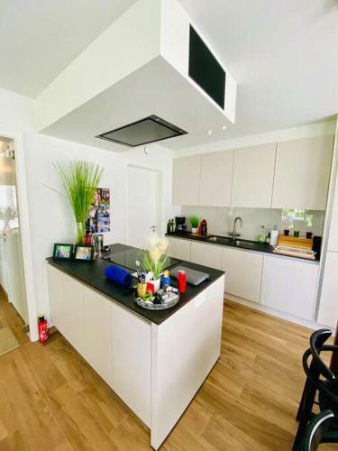 Luxury Apartment. Garden & Terrace. Free Parking.