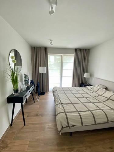 Luxury Apartment. Garden & Terrace. Free Parking.