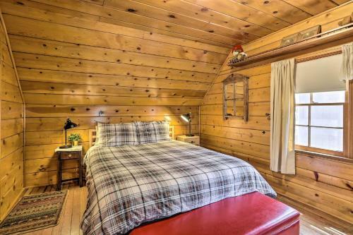 Big Bear Lake Cabin With Grill, 4 Mi To Slopes!