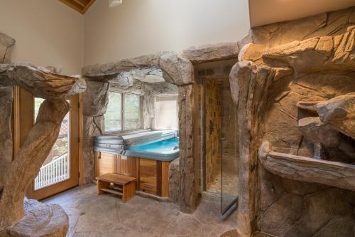 24 - Camp Winterset Cabin