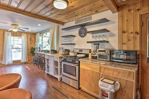 Cozy Big Bear Cabin With Decks Walk To Lake!