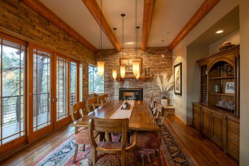 10 - Wild Horse Estate Cabin