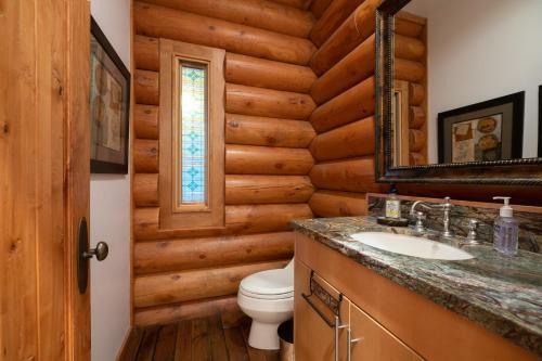 10 - Wild Horse Estate Cabin