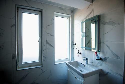 Modern Spacious 1bd Apartment For Two In Nesebar