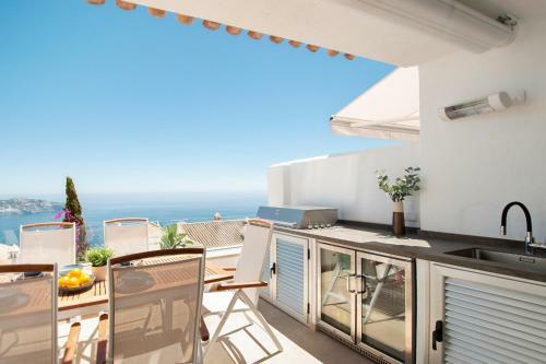 Luxury 5-bed House With Jacuzzi Sea Views Pool