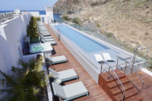 Infinity 1-9 Luxe Sea View 3b