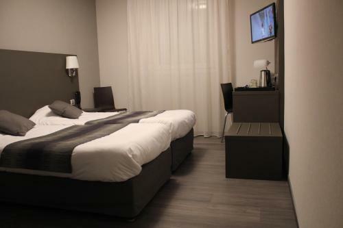 Aparthotel Logis Le Mas De Jossyl