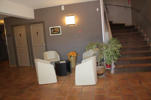 Aparthotel Logis Le Mas De Jossyl