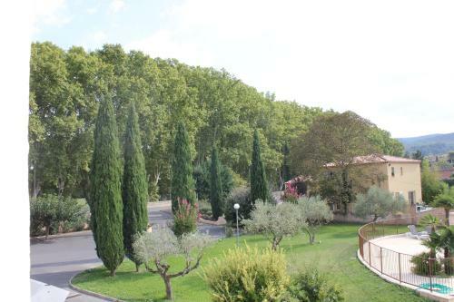 Aparthotel Logis Le Mas De Jossyl