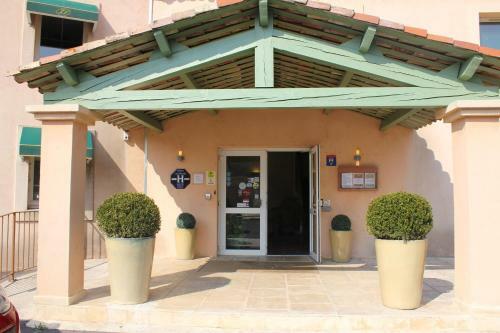 Aparthotel Logis Le Mas De Jossyl