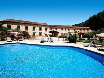 Aparthotel Logis Le Mas De Jossyl