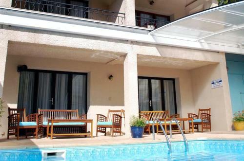 Hotel H�tel Le Mont Barral