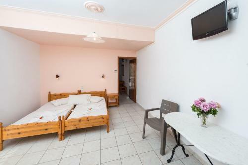Hostal Athina Apartments