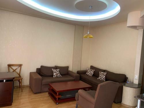 Apartamento Besiki Business Center