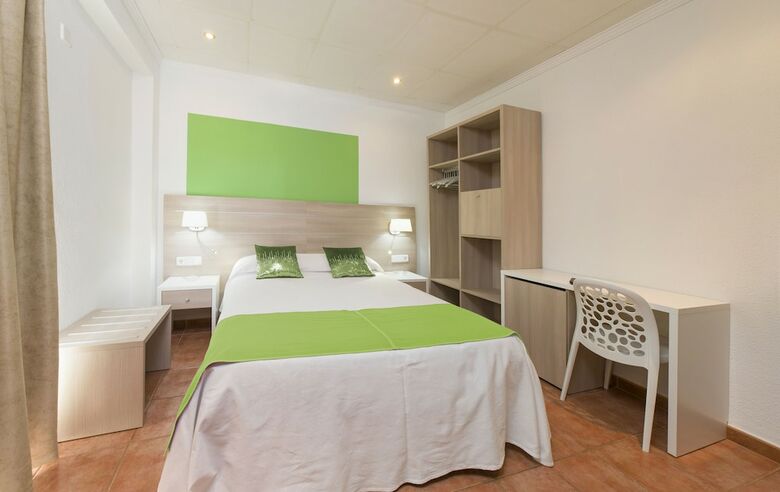 Hostal Adelino