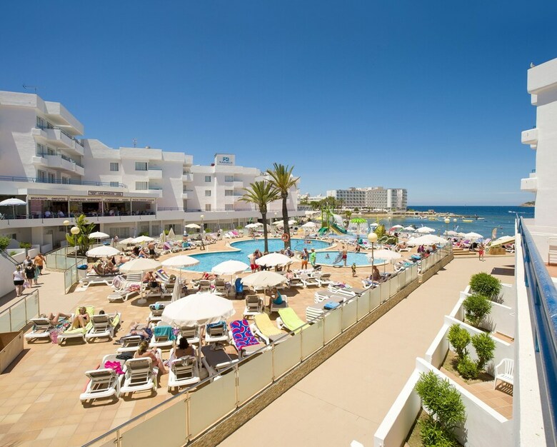 Apartamentos Playa Bella