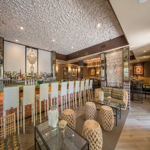 Hotel Beverly Garland Holiday Inn Un